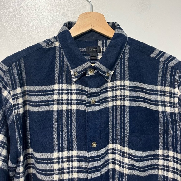 J.Crew Men’s Navy Plaid Flannel Shirt with Suede Elbow Patches - Size M - Picture 7 of 15